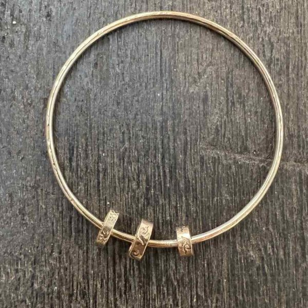Jonc anneaux 02 | Maison Janines - Bijoux or à l’âme insulaire