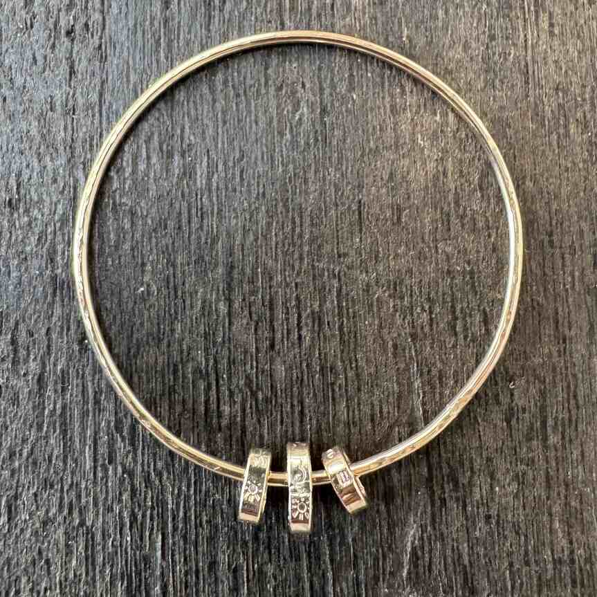 Jonc anneaux 03 | Maison Janines - Bijoux or à l’âme insulaire