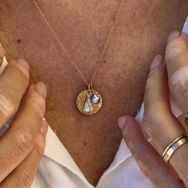 Collier Médaille 01 | Maison Janines - Bijoux or à l’âme insulaire