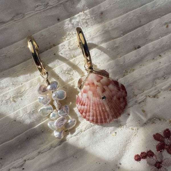 Boucles coquilles | Maison Janines - Bijoux or à l’âme insulaire
