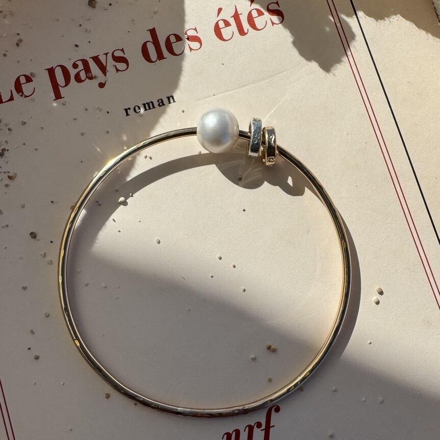 Jonc anneaux perle | Maison Janines - Bijoux or à l’âme insulaire